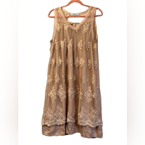 MISSLOOK Dresses & Skirts - MISSLOOK Layered Beige Lace Overlay Sleeveless Dress Large